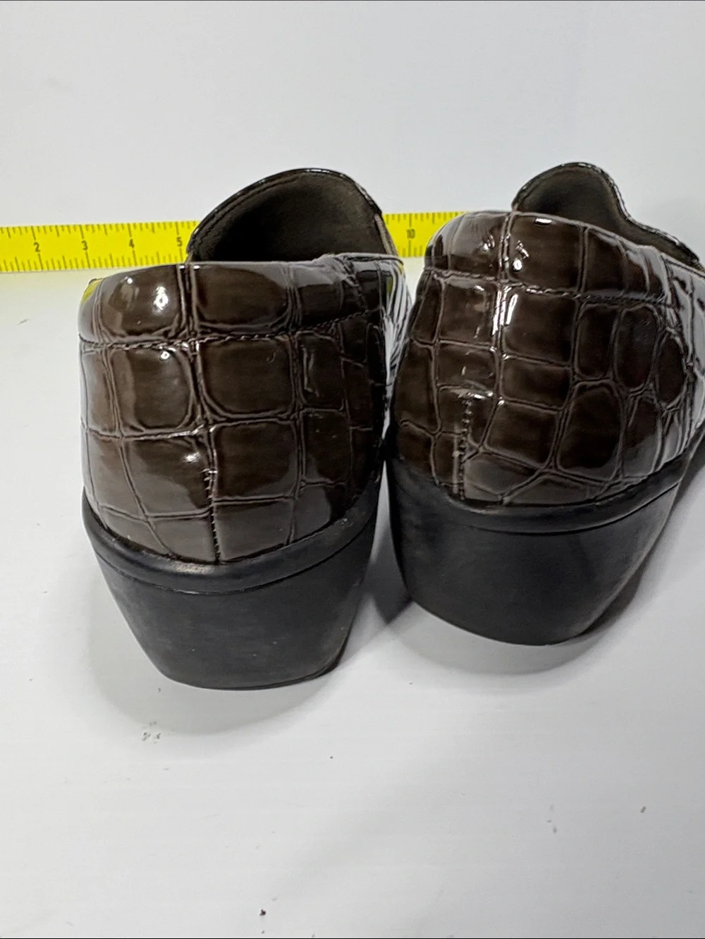 Cleaners‎ 6 Croc-Embossed Slip-On Loafers in Dark Brown. Box 27